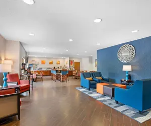 Photo 4 - Comfort Inn & Suites North Greenfield