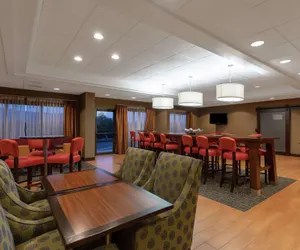 Photo 4 - Hampton Inn Bedford