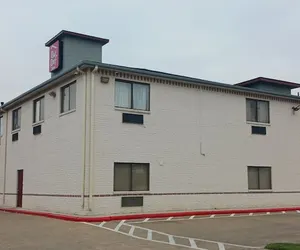 Photo 2 - Red Roof Inn Stafford, TX