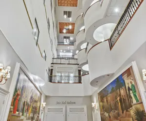 Photo 5 - Wyndham Garden Hotel Baronne Plaza