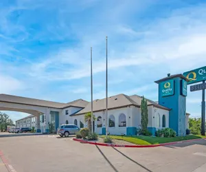 Photo 2 - Quality Inn Mesquite - Dallas East