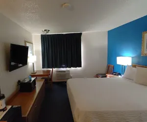 Photo 2 - Days Inn by Wyndham Pocatello University Area