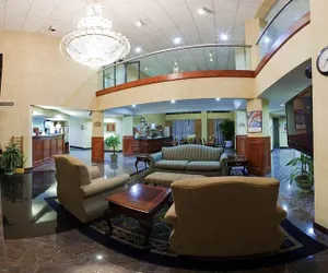 Photo 4 - Holiday Inn Express Hotel & Suites, an IHG Hotel