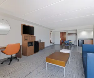 Photo 3 - Holiday Inn Express & Suites Augusta West - Ft Gordon Area by IHG