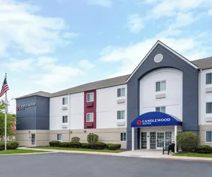 Photo 2 - Candlewood Suites Rockford, an IHG Hotel