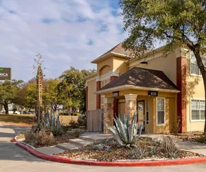 Photo 2 - Extended Stay America Suites San Antonio Airport