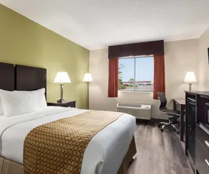 Photo 3 - Baymont by Wyndham Monroe