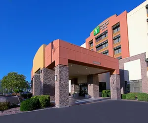 Photo 2 - Holiday Inn Express & Suites Tempe, an IHG Hotel