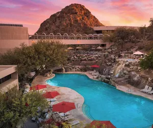 Photo 2 - Marriott Phoenix Resort Tempe at The Buttes