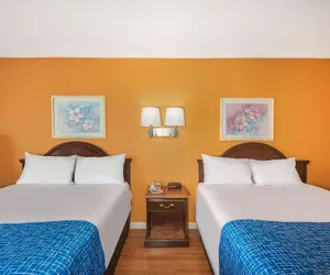 Photo 5 - Travelodge by Wyndham Kingman