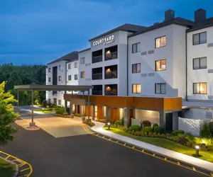 Photo 2 - Courtyard By Marriott Danbury