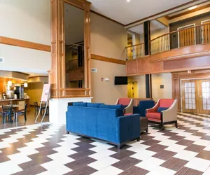 Photo 2 - Comfort Suites Benton Harbor - St. Joseph