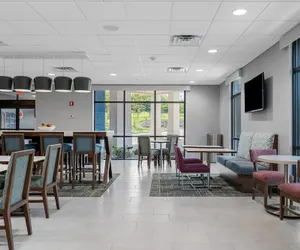 Photo 5 - Hampton Inn Front Royal