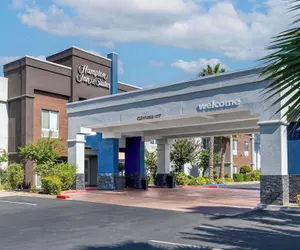 Photo 2 - Hampton Inn & Suites Sacramento-Cal Expo