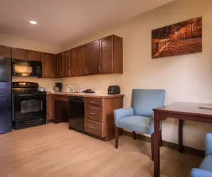 Photo 5 - Sun & Ski Inn And Suites