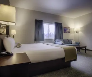 Photo 5 - Sun & Ski Inn And Suites