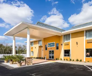 Photo 2 - Quality Inn & Suites Heritage Park