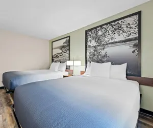 Photo 4 - Super 8 by Wyndham Alexandria MN