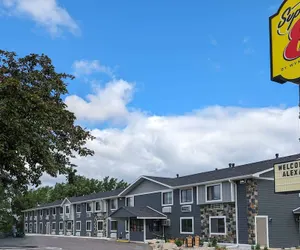 Photo 2 - Super 8 by Wyndham Alexandria MN