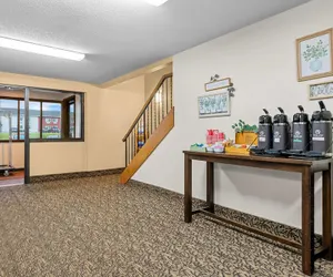 Photo 5 - Super 8 by Wyndham Alexandria MN