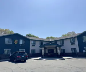 Photo 2 - Super 8 by Wyndham Shakopee