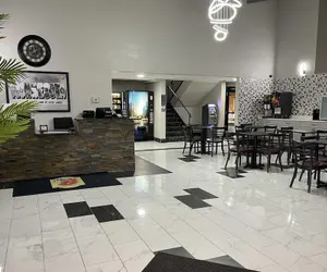 Photo 4 - Super 8 by Wyndham Shakopee