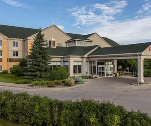 Photo 2 - Hilton Garden Inn Grand Forks - UND