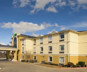 Photo 2 - Holiday Inn Express Hotel & Suites Mount Pleasant, an IHG Hotel