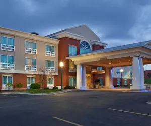 Photo 2 - Holiday Inn Express Hotel & Suites Grand Rapids-North, an IHG Hotel