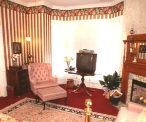 Photo 2 - Market Street Inn