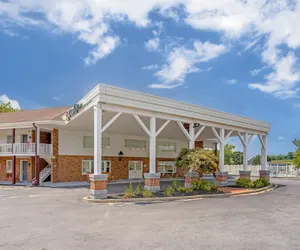 Photo 2 - Quality Inn