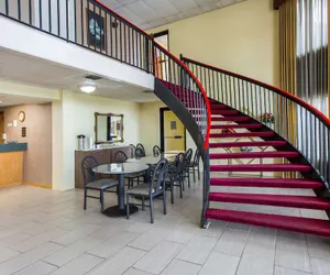 Photo 4 - Rodeway Inn