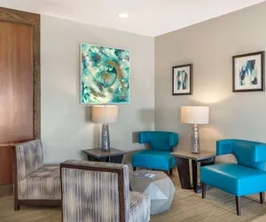 Photo 2 - Best Western Club House Inn & Suites