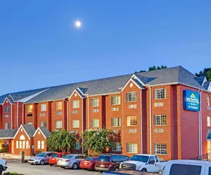 Photo 2 - Microtel Inn & Suites by Wyndham Stockbridge/Atlanta I-75