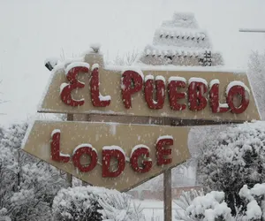 Photo 2 - El Pueblo Lodge