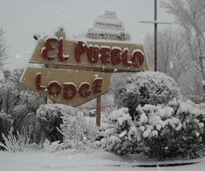 Photo 2 - El Pueblo Lodge