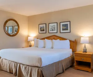 Photo 5 - Port Inn and Suites Portsmouth, an Ascend Collection Hotel