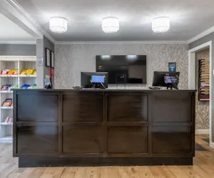 Photo 3 - Port Inn and Suites Portsmouth, an Ascend Collection Hotel