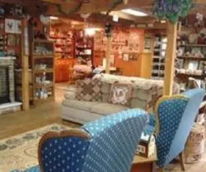 Photo 4 - Kennedys Red Barn Inn