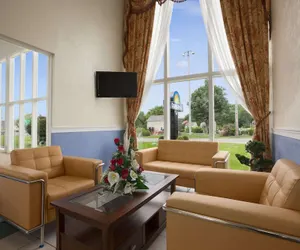 Photo 4 - Days Inn by Wyndham West Yarmouth/Hyannis Cape Cod Area