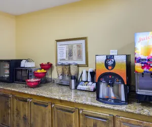 Photo 2 - Americas Best Value Inn Wiggins