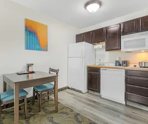 Photo 2 - MainStay Suites Madison Airport