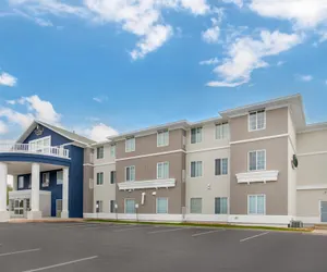 Photo 2 - MainStay Suites Madison Airport