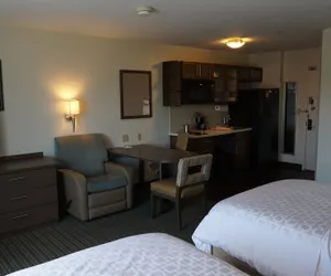 Photo 4 - Candlewood Suites West Springfield, an IHG Hotel