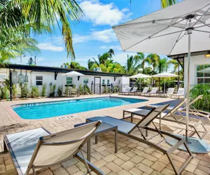 Photo 2 - Haley's at The Anna Maria Island Inn