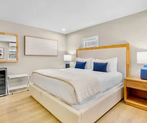 Photo 5 - Haley's at The Anna Maria Island Inn