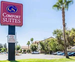 Photo 2 - Comfort Suites Bakersfield