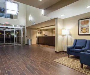 Photo 4 - Comfort Suites Tulsa Central