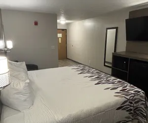 Photo 5 - Red Roof Inn & Suites Hammond, IN