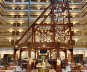 Photo 2 - Embassy Suites by Hilton Denver International Airport